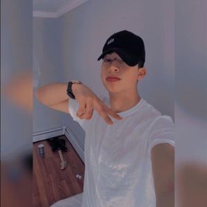 Meet your Posher, Cameo pison